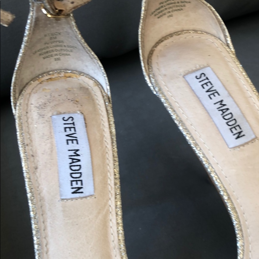 (Sold) Steve Madden Stecy Sandal Gold Glitter - Picture 7 of 8